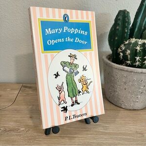 Vintage Mary Poppins Opens the Door Puffin 1983 P.L. Travers Illustrated